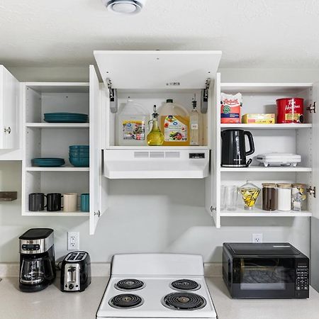 One Bedroom Apartment Moncton North ! 외부 사진