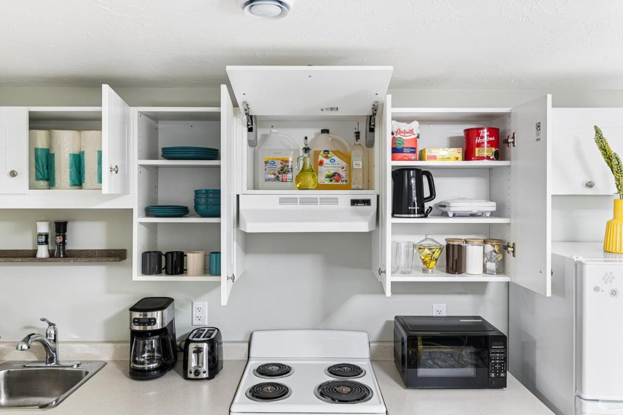 One Bedroom Apartment Moncton North ! 외부 사진