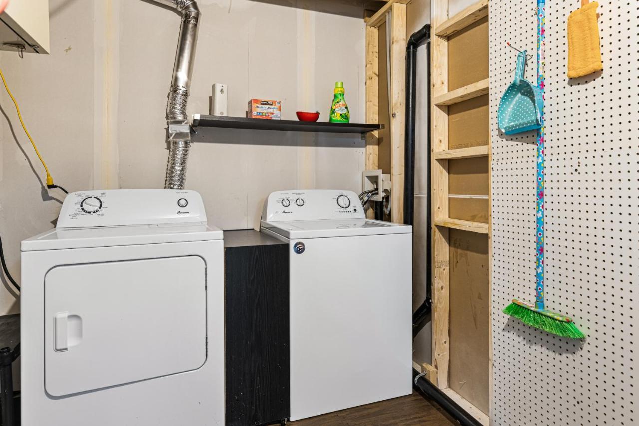 One Bedroom Apartment Moncton North ! 외부 사진